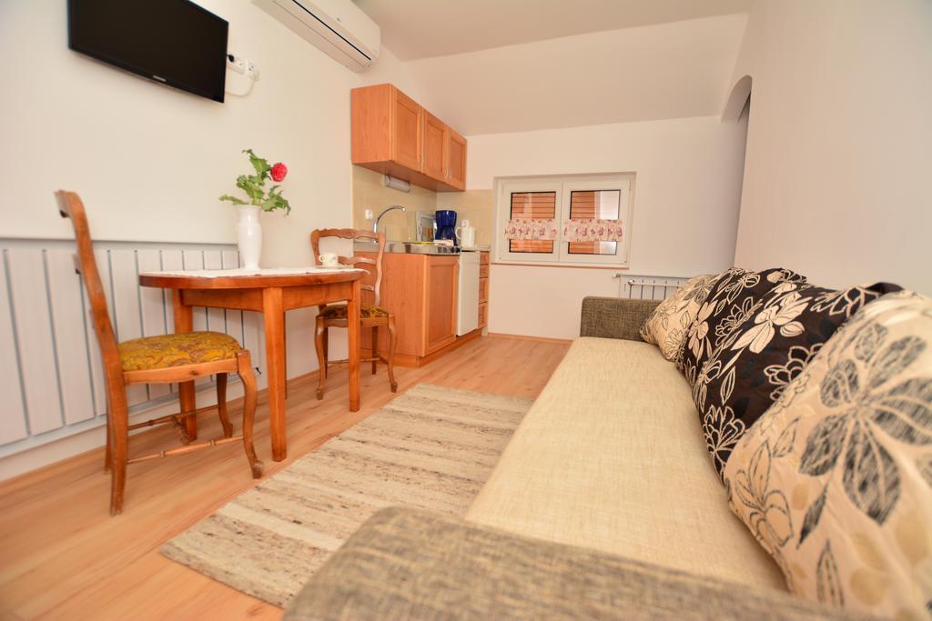 Viragoskert Apartman Hévíz Værelse billede